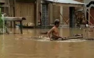 Bocah 8 Tahun Tewas Terseret Arus Banjir
