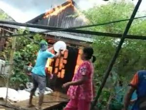 Kebakaran Hebat Ludeskan Tiga Rumah