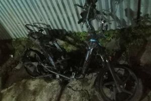 Warga Marah Bakar Kendaraan Punya Geng Motor