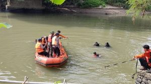 Minibus Terjun ke Sungai, Satu Selamat, Empat Tewas