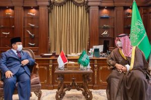 Menhan Disambut Putra Raja Khalid bin Salman di Arab Saudi 