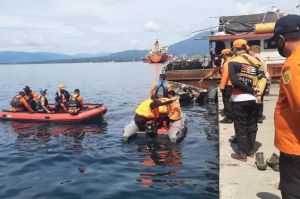 Tim SAR Cari Balita Hilang Saat Perahu Terbalik 