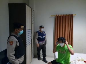 Sepasang Mahasiswa dan Dua Sejoli Dibawa Umur Ngamar di Kosan