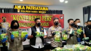 Polisi Ringkus Empat Kurir Narkoba Jenis Sabu 58,3 Kilogram