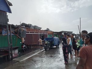 Puting Beliung Terjang Pemukiman, Belasan Rumah Rusak