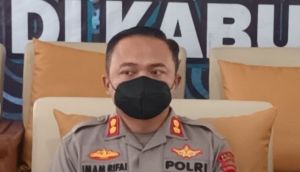 Empat Remaja Lagi Beli Bakso Dibacok Orang Tidak Dikenal 