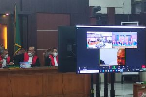 Hakim Sebut Usia Jadi Pertimbangan Meringankan Hukuman Alex Noerdin