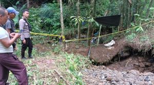 Seorang Penambang Emas Tradisional Tewas Tertimbun Material Longsor