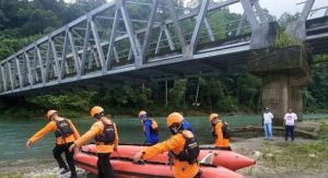 Tim SAR Cari Satu Warga Hilang Terseret Arus Sungai