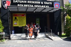 Polisi Tangkap Tersangka Pembunuhan di Teras Mushalla