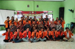 Mahasiswa KKN Unja Bersinergi Bersama TNI Dalam TMMD di Kembang Seri Baru