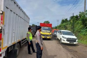 Ruas Jalan Tembesi-Muara Bulian Macet
