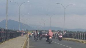 Jembatan Layang Sungai Penuh Tak Terawat