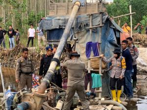 Razia PETI di Tebo, Puluhan Alat Dompeng Dihancurkan