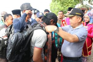 Gubernur dan Wagub Sambut Kedatangan Tim Ekspedisi Milir Berakit