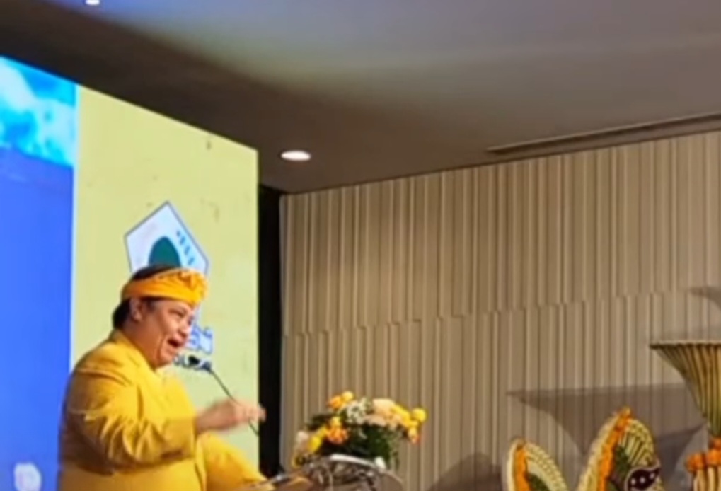 Potongan video saat Airlangga menyebut Haris akan kembali ke Golkar. 
