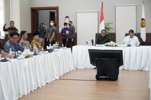 Al Haris Imbau Perusahaan Batu Bara Tertibkan Para Sopir 
