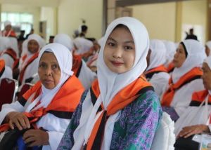 Gadis Cantik Asal Mersam Jadi Jamaah Calon Haji Termuda Se-Indonesia
