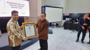 SAH Dapat Penghargaan Sahabat Pers Indonesia dari SMSI Pusat