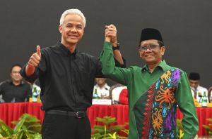 Ganjar Tak Gentar Hadapi Gibran di Jateng, Optimis Dulang Suara Besar di ‘Kandang Banteng’   