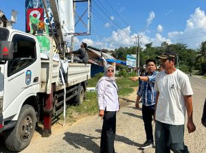 Bawaslu Tebo Tertibkan Puluhan Billboard Caleg Ukuran Besar yang Melanggar