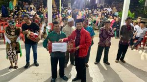 Edi Implementasikan Tri Sakti Bung Karno dengan Berikan Bantuan Peralatan Kesenian Tradisional