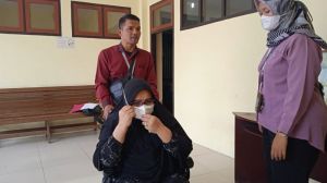 Rahima Serahkan Bukti Transfer Pengembalian Uang Suap Rp 200 Juta ke Jaksa KPK