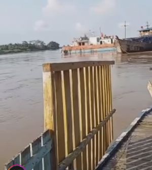 Tongkang Muatan CPO Tabrak Dermaga Puding Rantau Rasau