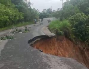 Awas! Jalan Lintas Kerinci - Bangko di Muara Emat Longsor