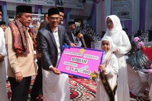 Gubernur Al Haris Hadiahkan 5 Umroh Gratis Untuk Guru dan Siswa Sekolah Islam Terpadu Nurul Ilmi