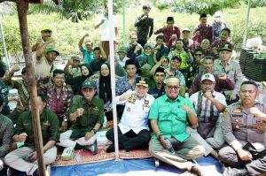 Berdialog dengan Petani di Desa Tidar Kuranji, Gubernur Al Haris Dukung Pengembangan Komoditas Cabai