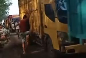 Bikin Macet, Aktivitas Angkutan Batu Bara Sarolangun Menuju Pelabuhan di Batanghari Dihentikan
