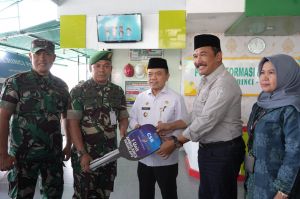 Gubernur Al Haris Serahkan Bantuan Ambulance untuk RS DKT Kerinci