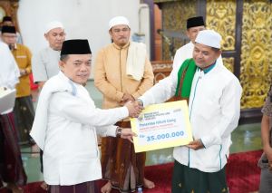 Safari Ramadan ke Bungo, Gubernur Al Haris Serahkan Bantuan Rp270 Juta untuk Masjid dan Musholla 