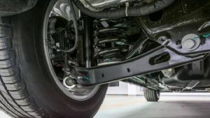 Tips Kendarai Mobil dengan Penggerak Roda Depan Saat Libas Medan Menanjak Agar Mudik Lebih Aman