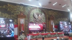 Pimpin Paripurna Pelantikan 55 DPRD Provinsi Jambi 2024-2029, Edi Purwanto Ucapkan Selamat