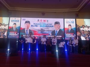 Kukuhkan Pejuang Rakyat, Romi: Lawan Penguasa, Rebut Kemenangan dengan Elegan Mengedepankan Etika