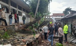 Pagar SMKN 1 Kota Jambi Ambruk, Tiga Orang Dikabarkan Meninggal Dunia Tertimpa