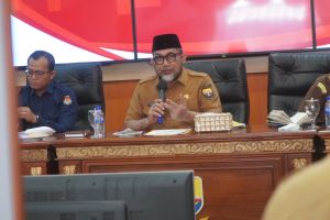 Rapat Persiapan Pilkada Serentak 2024, Pjs Gubernur Sudirman Cek Kesiapan KPU Kabupaten/Kota
