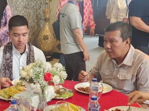 Ketum PSI Kaesang Sapa Romi Hariyanto saat Tiba di Jambi, Beri Dukungan di Pilgub