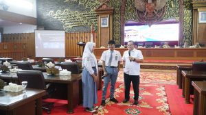 Terima Kunjungan Belajar Siswa SMAN 4 Kota Jambi, Ahmad Fauzi Jelaskan Tugas dan Kewenangan Dewan