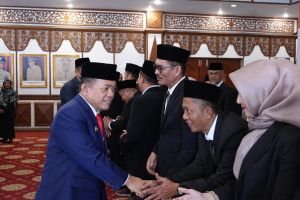 Dorong Program Pengembangan SDM, Gubernur Lantik Kepala Sekolah dan Pejabat Fungsional