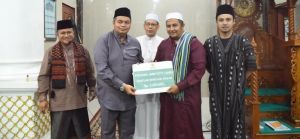 Dampingi Walikota Safari Ramadan, Ketua DPRD Kota Jambi Serahkan Bantuan
