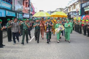 Jabat Dandim 0416/Bute, Letkol Inf Dedy Pungky Irawanto Disambut Upacara Tradisi