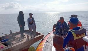 Kapal Dihantam Ombak, Nanang Hilang di Ambang Luar Perairan Muarasabak