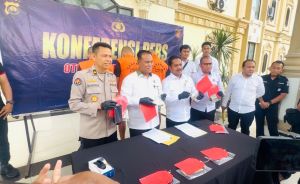Polda Jambi Tangkap Tiga Pelaku dengan Belasan Keping Emas Senilai Rp3,2 Miliar Hasil PETI