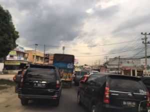Sering Macet, Ruas Jalan Mendalo Menuju Pintu Tol Pijoan Bakal Dilebarkan