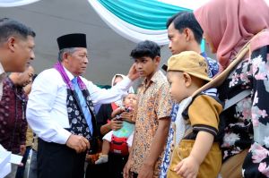 Wagub Sani Salurkan 503 Paket Beasiswa di Tanjung Jabung Barat