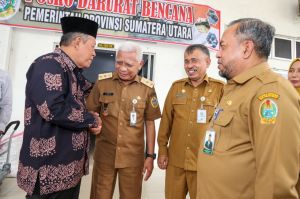 Wagub Sani Bawa Dana Rp550 Juta dan 10 Ton Beras Bantu Sumut