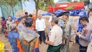 Kementerian ESDM dan SKK Migas Salurkan Bantuan untuk Korban Bencana Sumatera